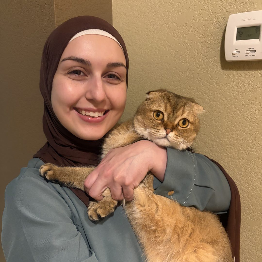Dr. Cassidy Ayyash, veterinario en Tropicana Animal Hospital