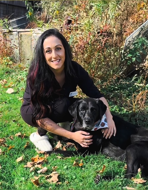 Dr. Sisina Macchiarelli, veterinario en Tropicana Animal Hospital